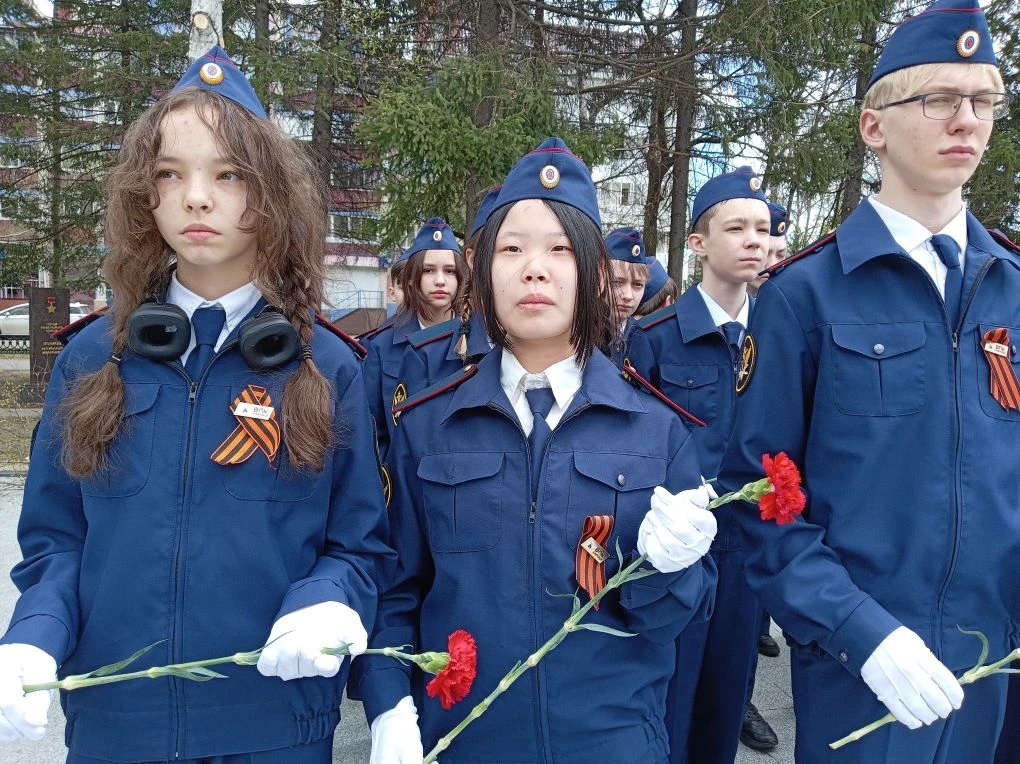 🇷🇺 МЫ ПОМНИМ  ⭐ В преддверии Дня Победы Гимназисты 6-х и 7-х классов, вместе с классными руководител