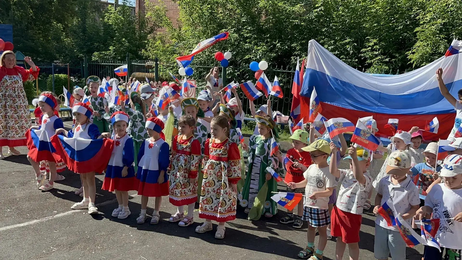 🇷🇺 В преддверии Дня России в тульских Центрах образования прошли мероприятия, посвящё...