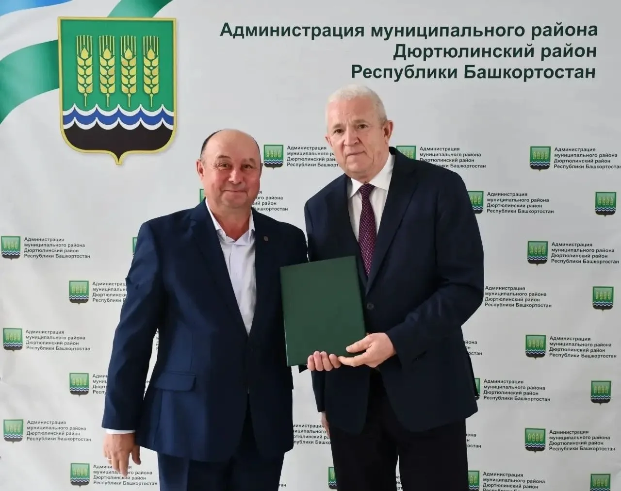 За добросовестный труд и высокий профессионализм! 💧🏆
Коллектив МУП «Дюртюливодоканал» спешит разде