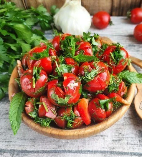 🍅 Помидоры дольками, рассол - нектар 🫙 Ингредиенты: Заливка на 1 л воды: