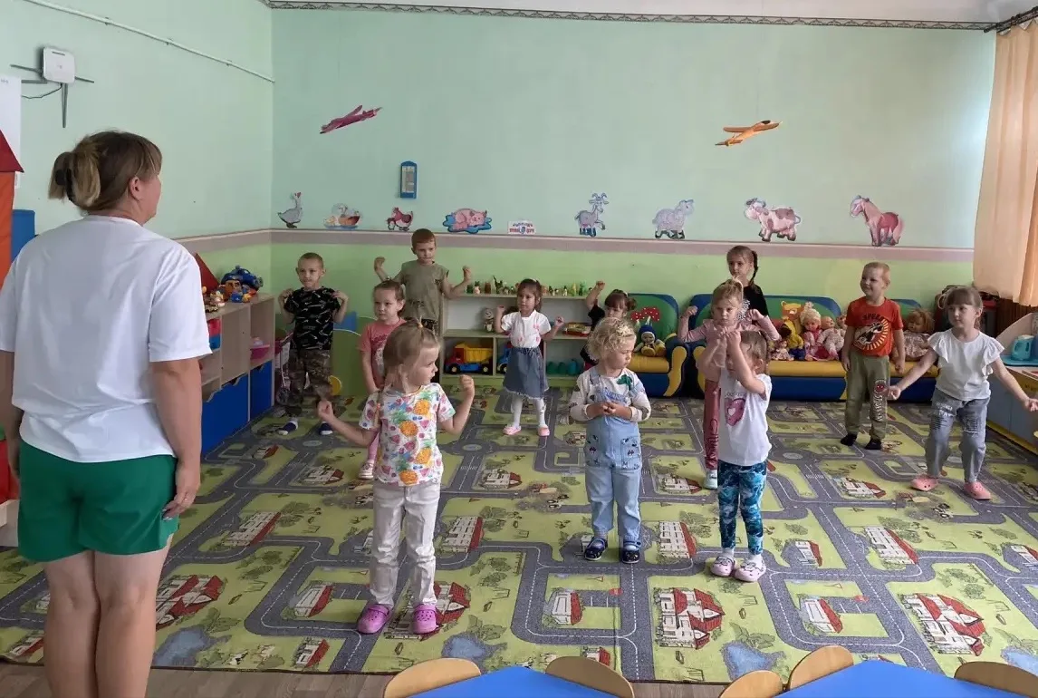 ⭐️Последний день недели завершился музыкальной игрой — и это отличный финал! Дети с рад...