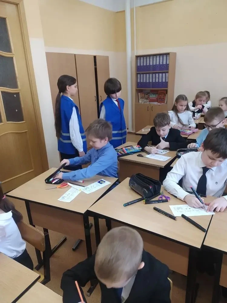 СКОРОСТЬ - ЭТО НЕ ГЛАВНОЕ!!!   Сегодня ЮИДовцы провели с 1 классами мастер-класс по созданию домиков