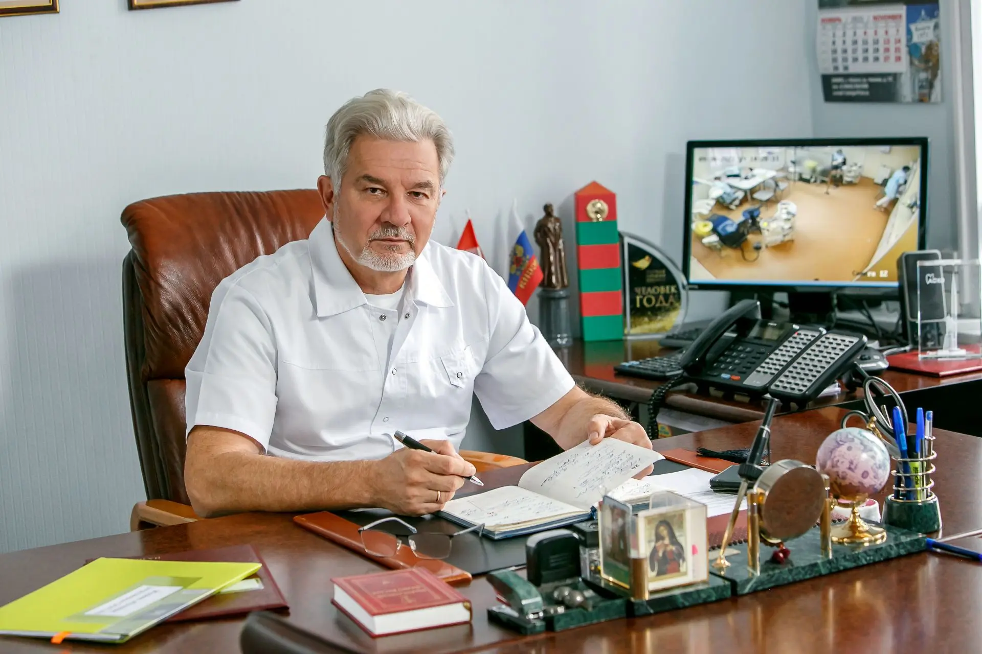 Сегодня день рождения празднует Владимир Сергеевич Цуканов – главный врач Областной стоматологическо