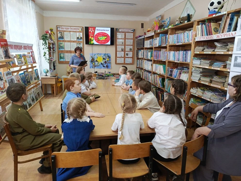 5 мая Детскую библиотеку посетили обучающиеся 2 "б" класса Боговаровской СОШ, чтобы при...
