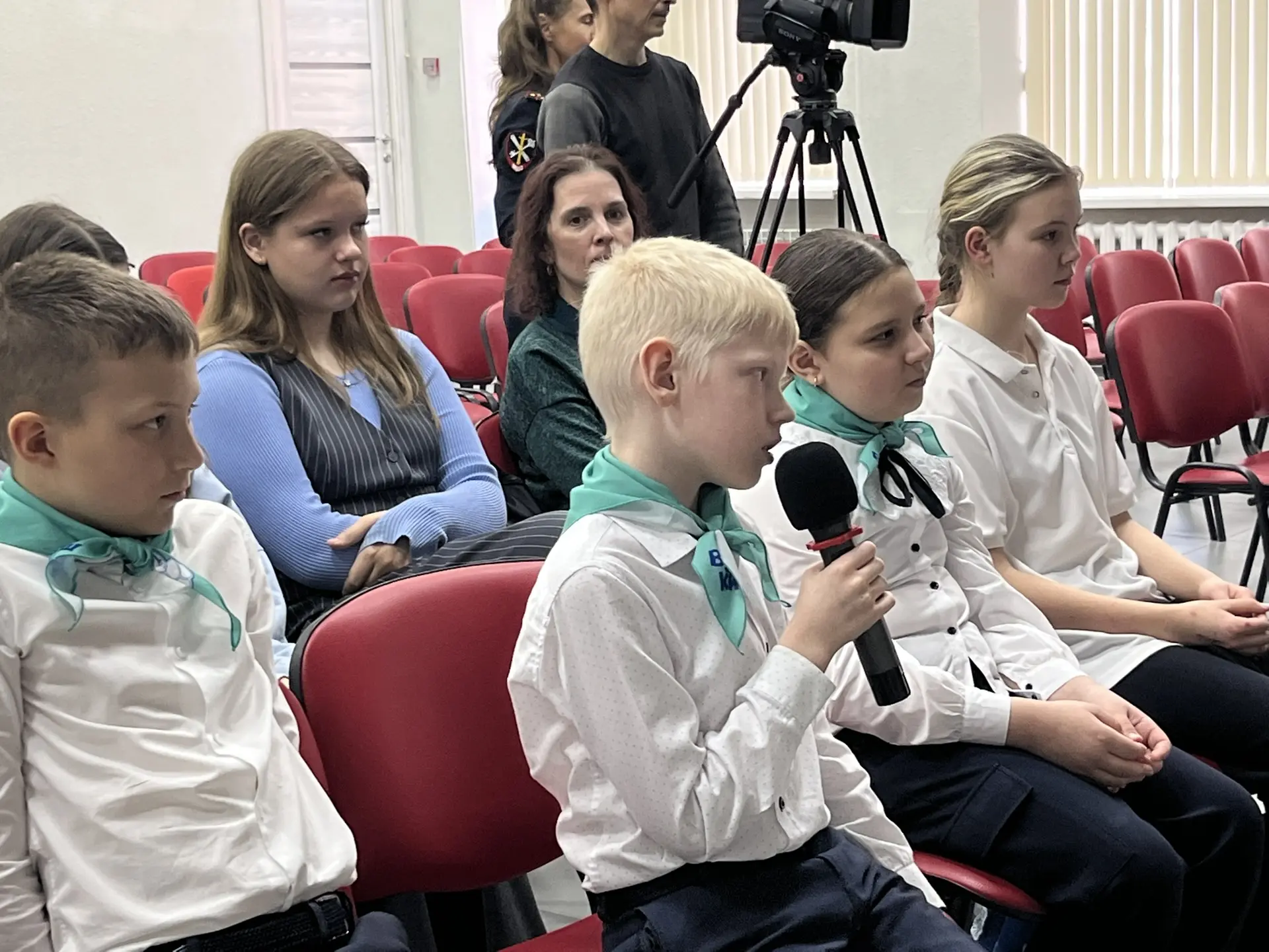 КЛАССНЫЕ ВСТРЕЧИ ДВИЖЕНИЯ ПЕРВЫХ 🗣    На площадке нашей школы 20 марта состоялась Классная встреча д