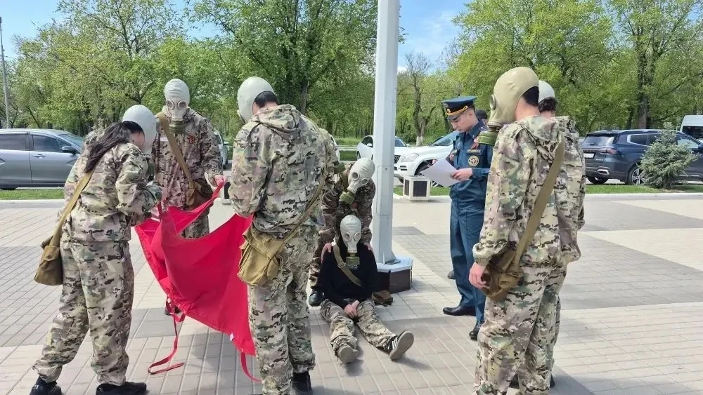 В парке «Дружба» состоялся  республиканский слёт «Джангрин баатрмуд»  6 мая, в преддверии 81-й годов