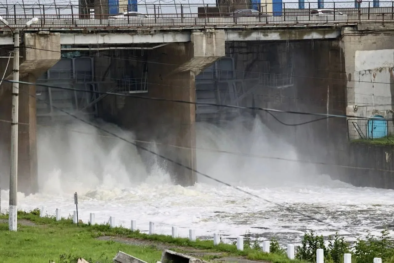 💦 Сброс воды увеличили до 65 кубометров в секунду на Шершневском водохранилище

Несмотря на жару, в