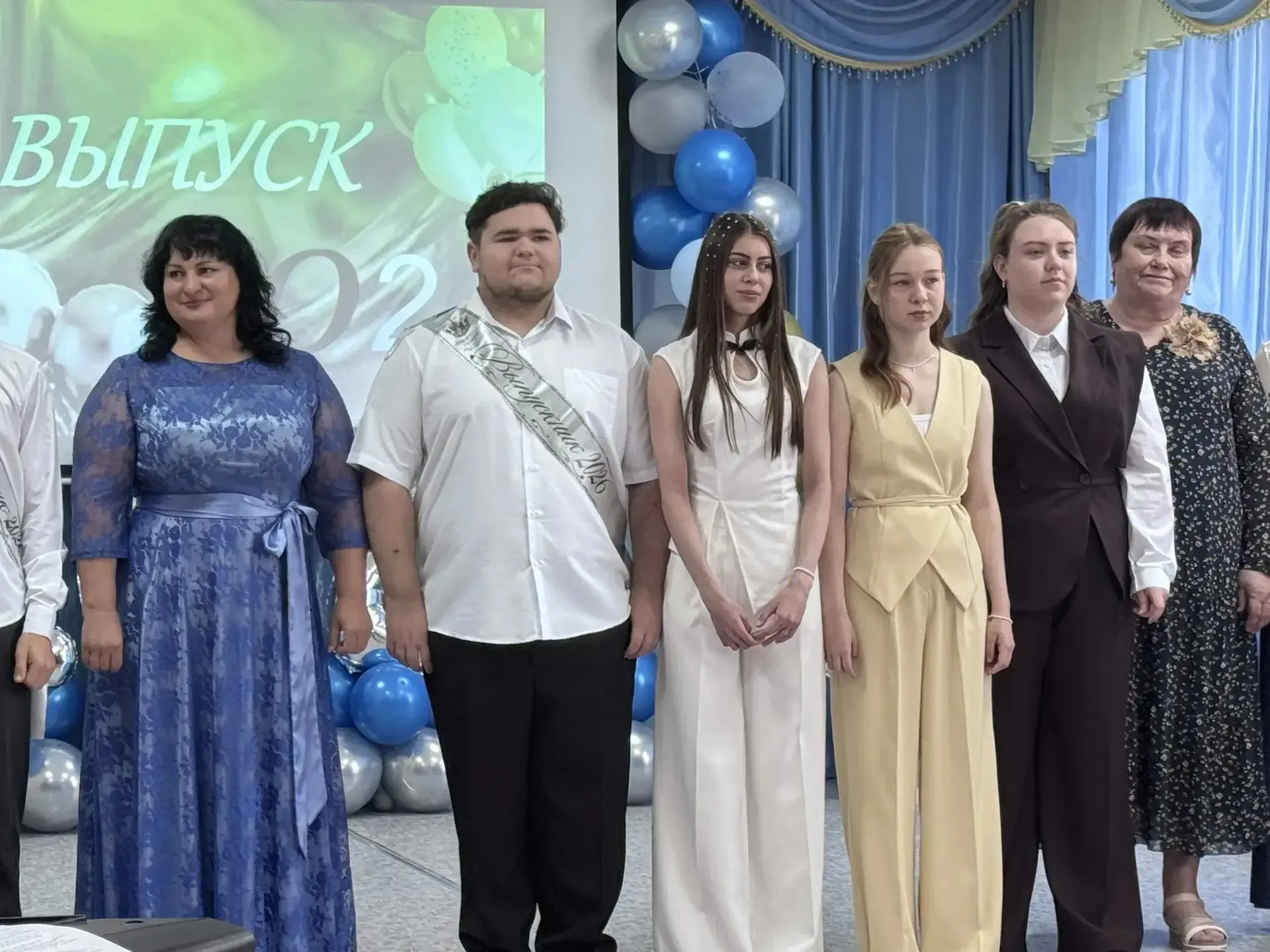 Выпускной - 2026
Сегодня в нашей школе прошёл незабываемый праздник — выпускной для учеников 9-х и 1