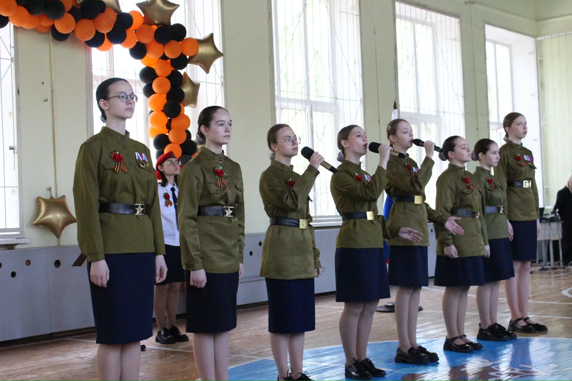 📌В честь Дня Победы в МАОУ «СОШ №116» г. Перми также прошел ежегодный митинг.  Ученики читали проник