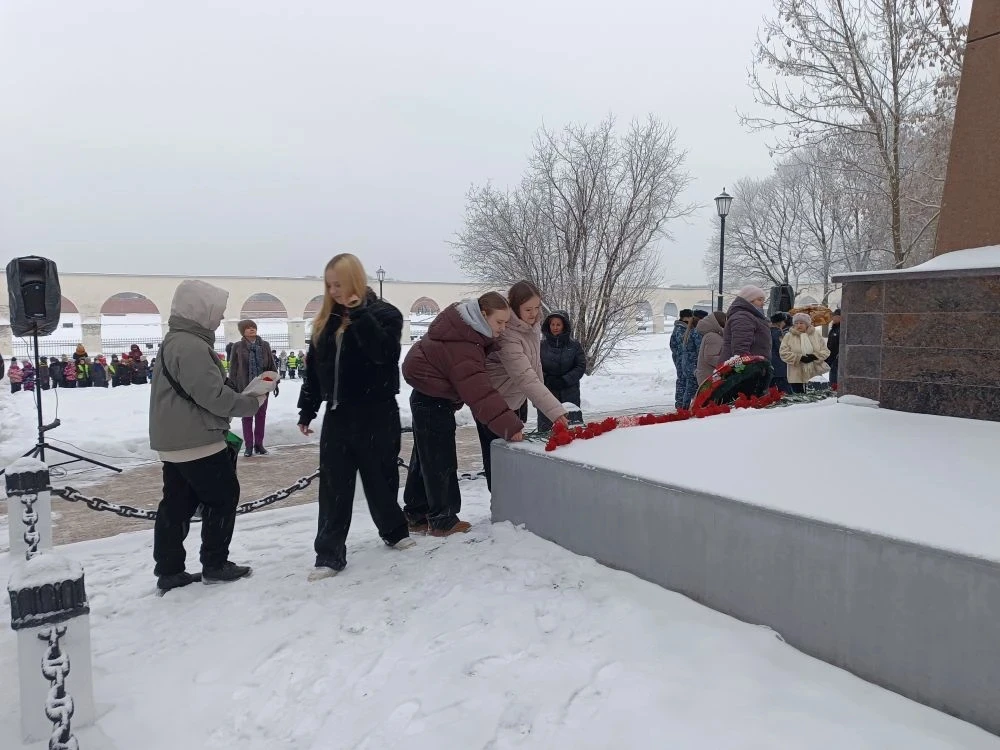 🕯️Ученики 8Ш класса #Родной36 стали участниками значимого для Великого Новгорода события   Вчера в В