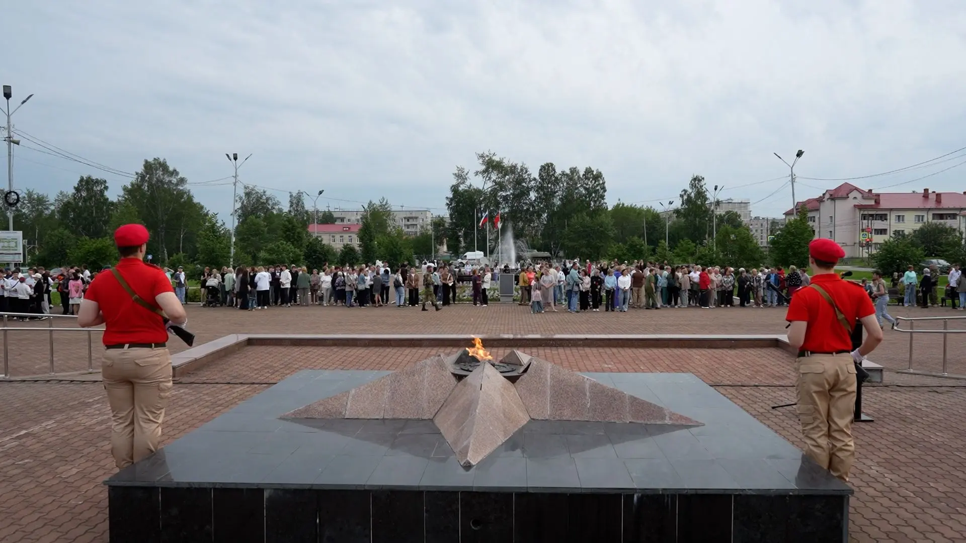 Забывать не имеем права!   22 июня, в День памяти и скорби, на площади Славы состоялось мемориальное