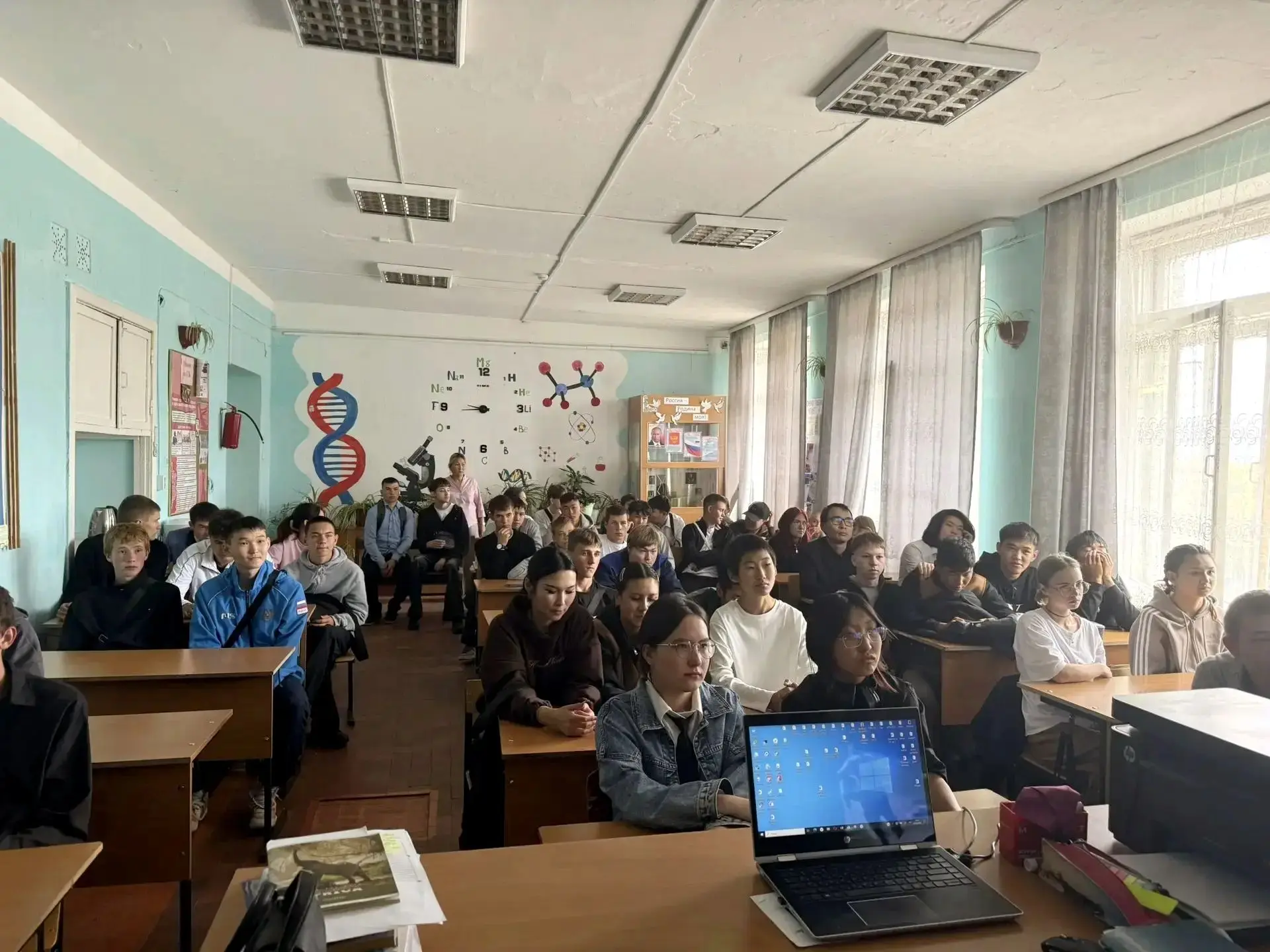 🕯️ 22 года назад мир содрогнулся от страшной трагедии в школе № 1 Беслана. 🕯️