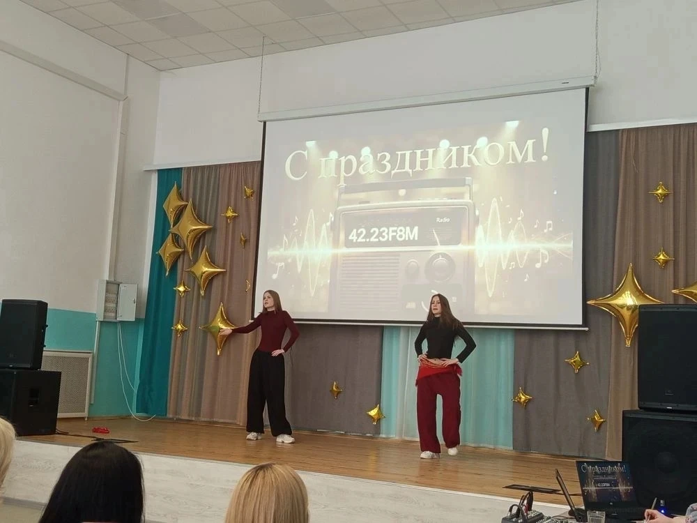 🎉6 марта в нашей школе состоялся общешкольный праздничный концерт, посвященный Международному женско