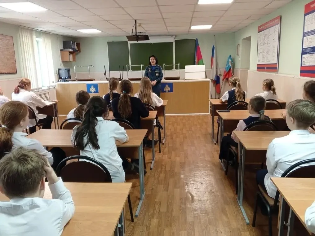 День в роли спасателей: как 5Б класс ходил в пожарную часть!  5Б класс побывал на потрясающей экскур