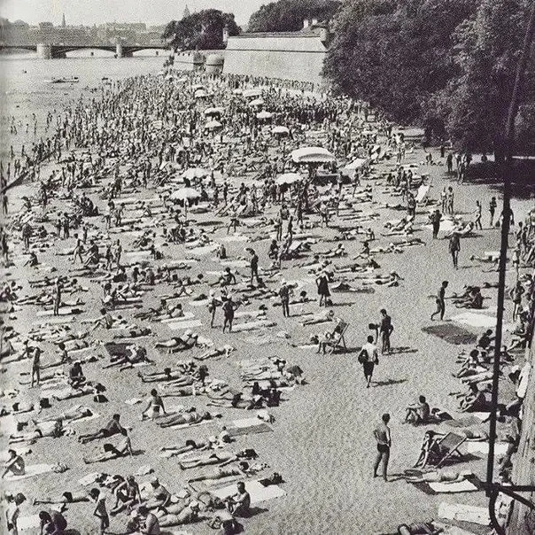 Рубрика: фото из прошлого 
 
Лето 1963 года, пляж у Петропавловской крепости

А ведь кто-то на этом 