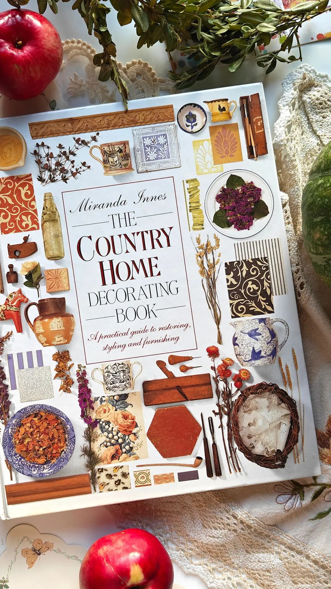 "The country home Decorating book" Miranda Innes -руководство по декору загородного дом...