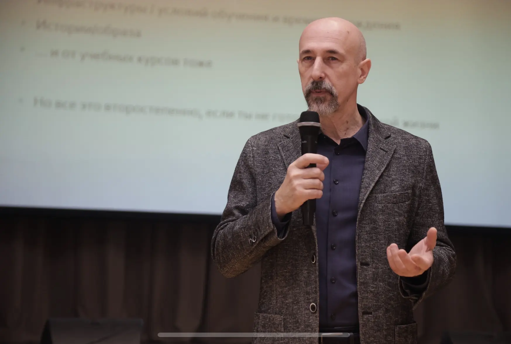 Встреча с будущим: Как выбрать свой путь? 🤔  В актовом зале нашей школы для учеников 10-х классов бы