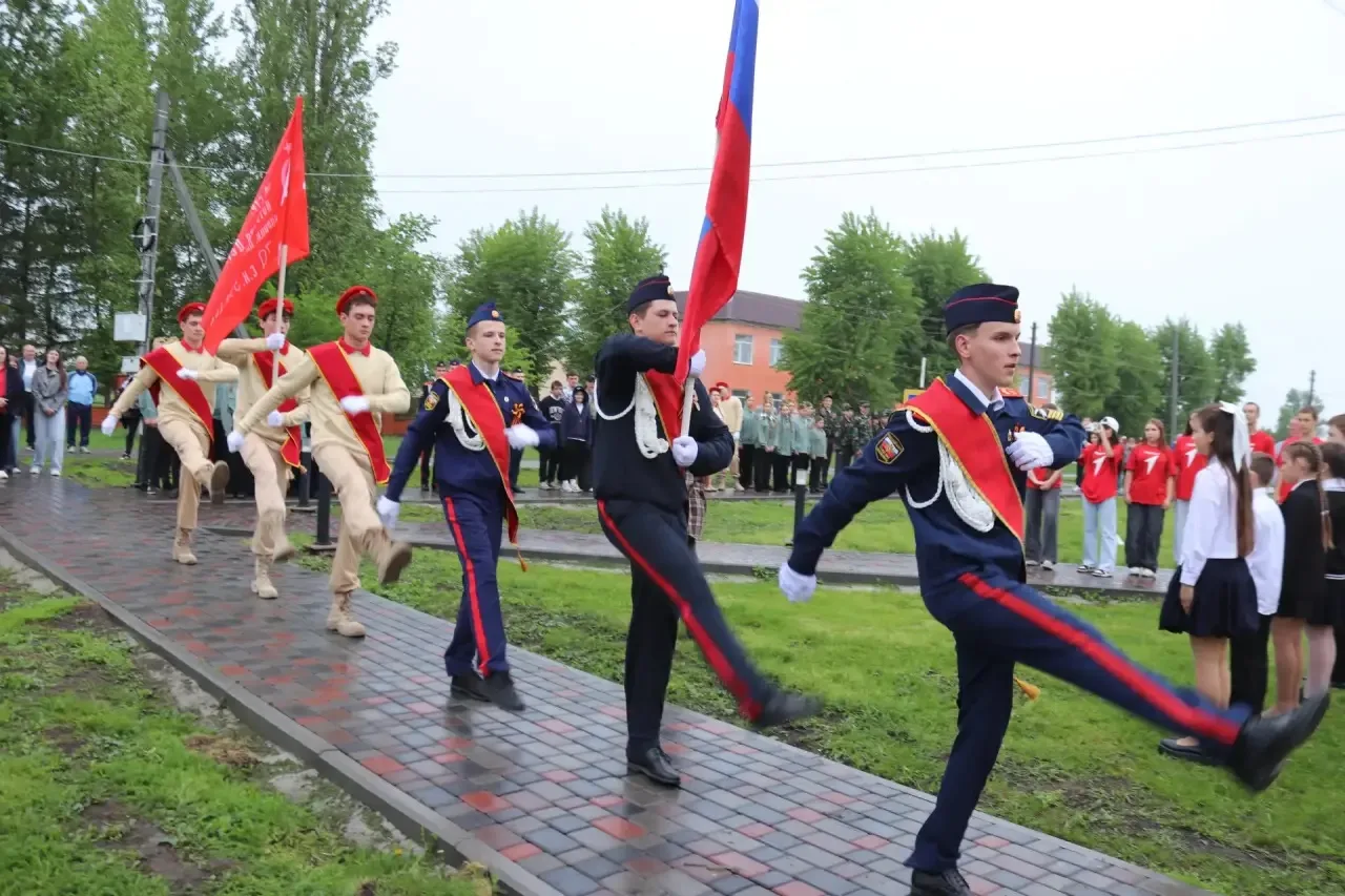Слет в Степном объединил юных патриотов Калининского района  ♦️Он прошёл в 21-й раз, и главный его о