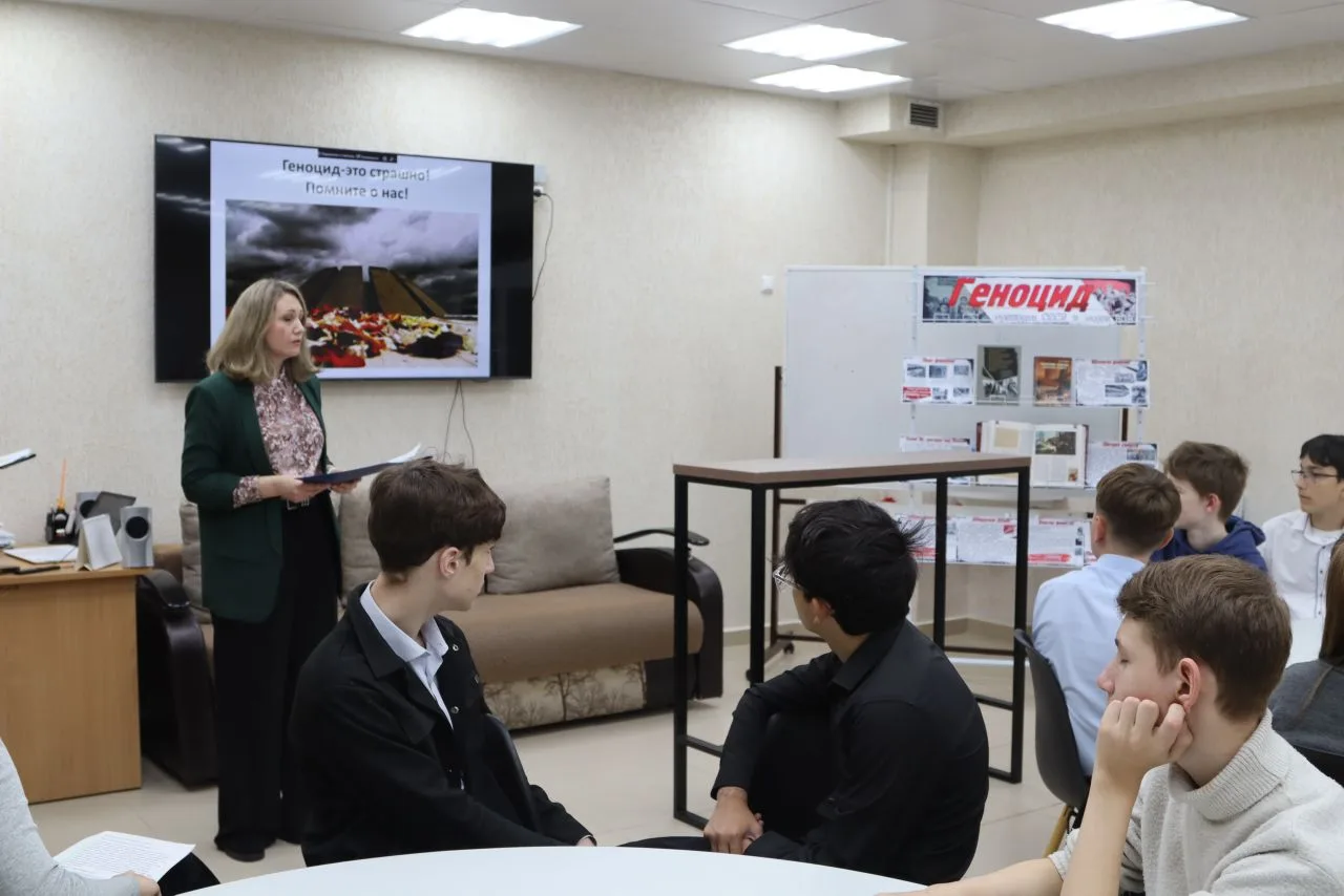 Славе не меркнуть.Традициям жить!🇷🇺  Под таким названием прошел конкурс презентаций среди 8-10 класс