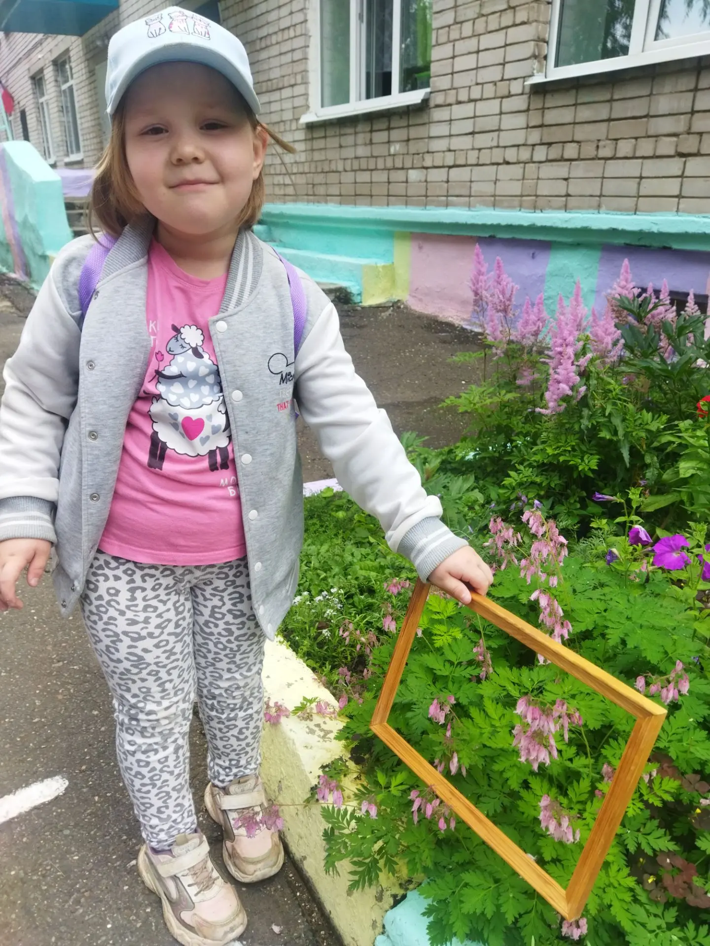 Создаем яркий "портрет" чудесного времени года. Группа "Ручеек".🌺🌸🌼