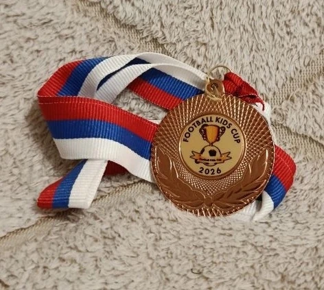 Дима Федоренко и бронза на Football Kids Cup! 🥉⚽️  Отличные новости с футбольных полей! Наш юный спо