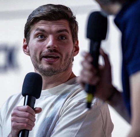 ⚡️ ПО СЛУХАМ

Перед гонкой в Барселоне высшее руководство Red Bull и Макс Ферстаппен в Австрии обсуж