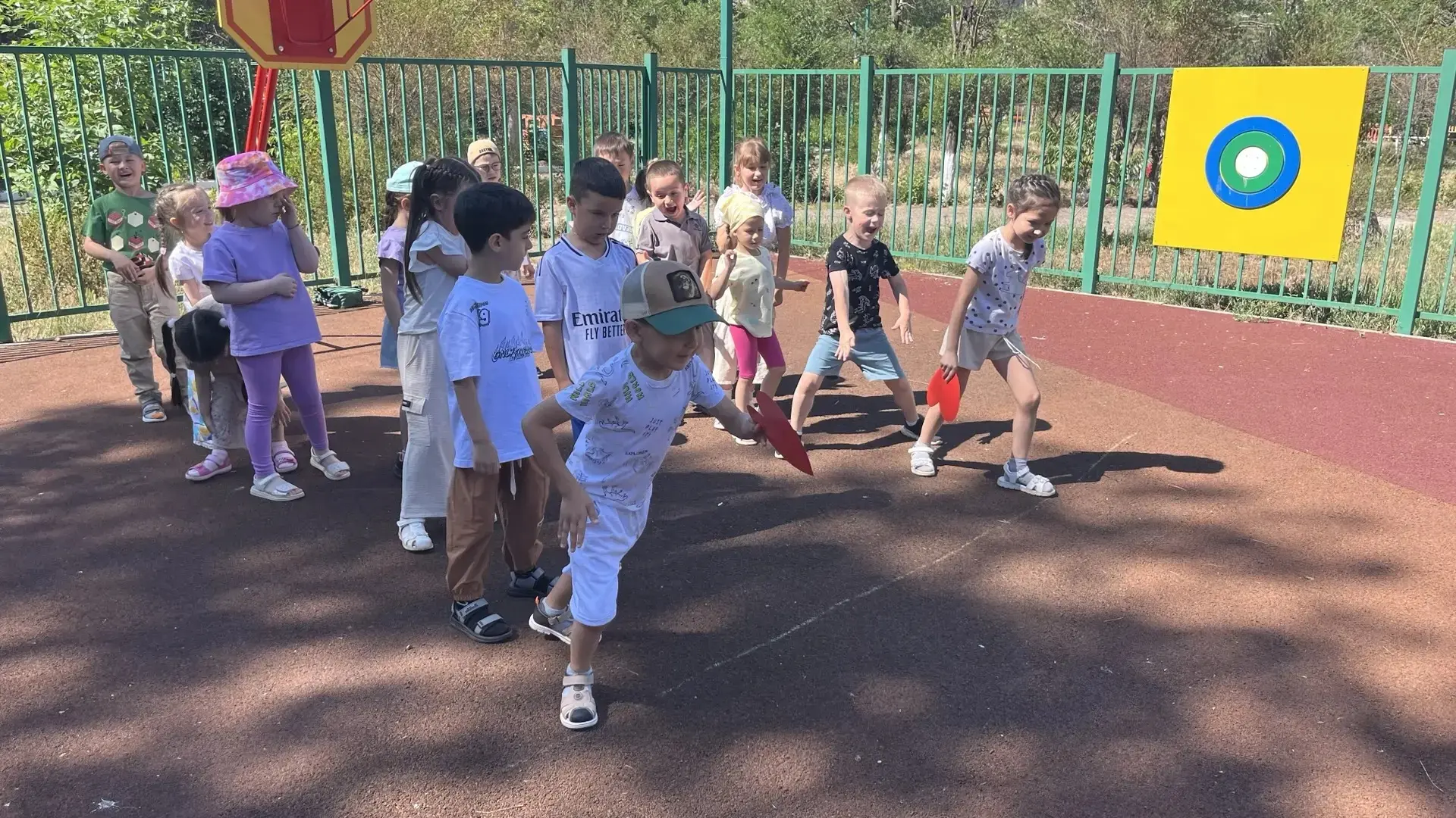 🏃 Весёлые старты на спортивной площадке! 🏃

Наши ребята из старшей группы #8 сегодня превратились 
