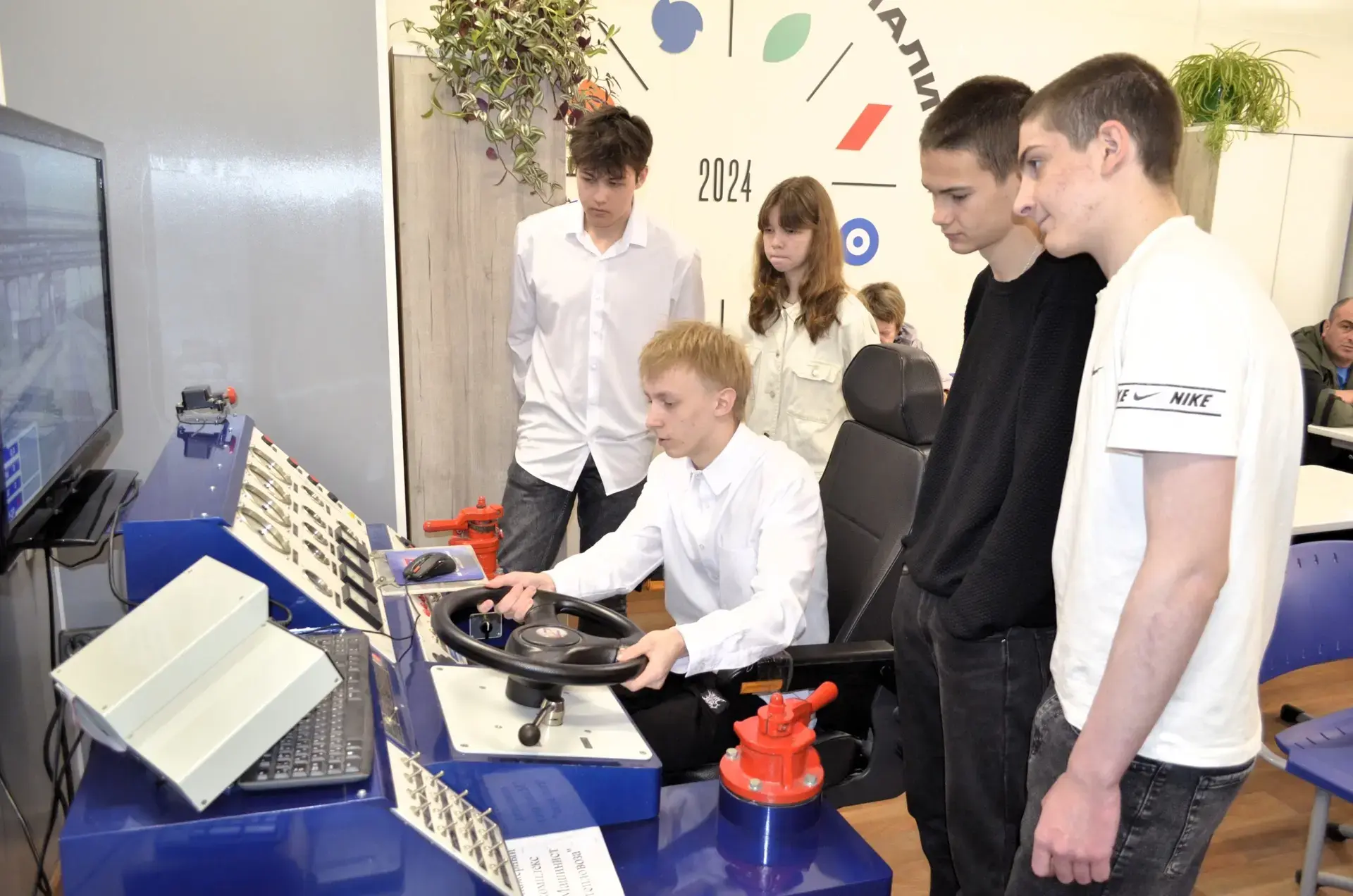 «Роботы, реанимация и бактерии на десерт»: как белгородские школьники открыли систему среднего профе