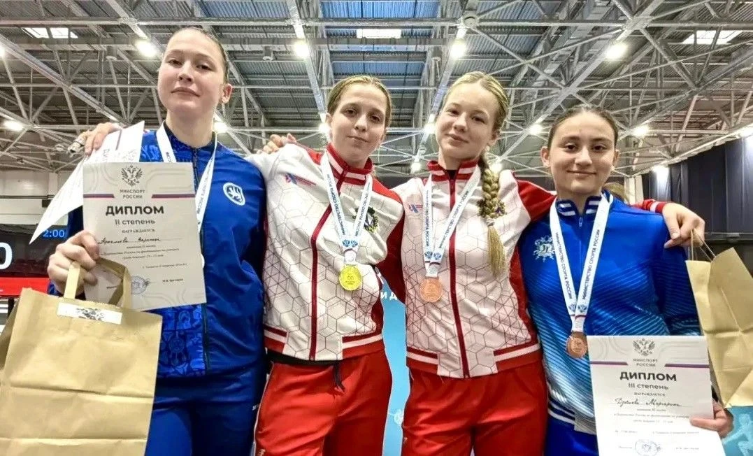 «Золото» для Златы Шатуновой! 🌹🏆🌹  
В Тольятти, где проходит детское первенство России по фехтова