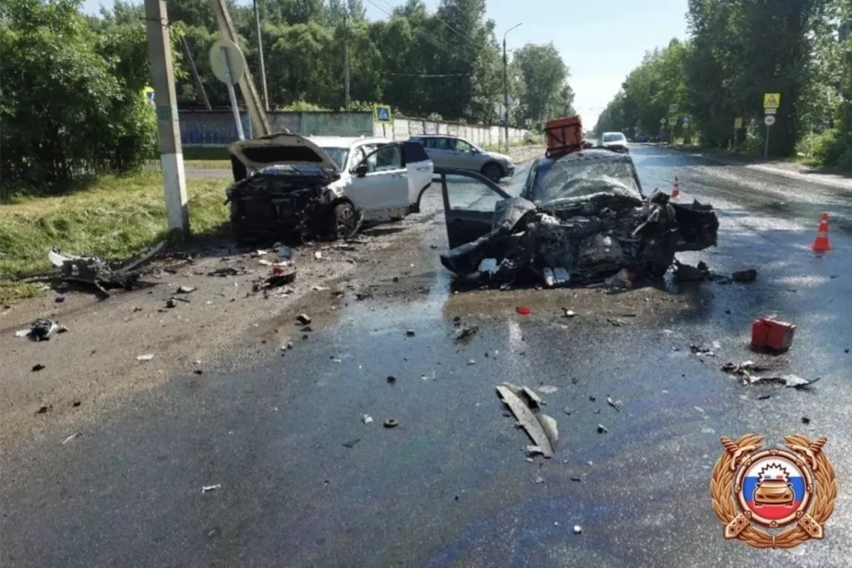 Два человека пострадали в аварии в Торжке
