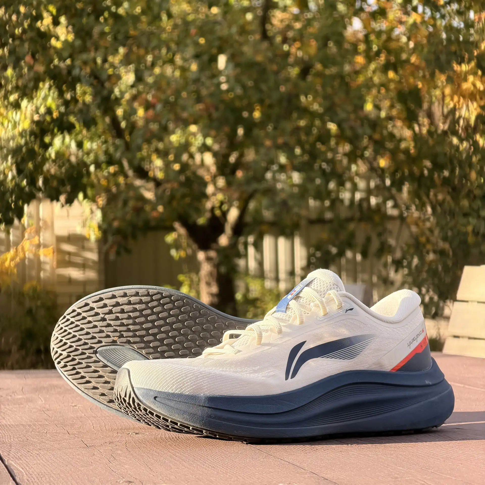 Новые кроссовки Li-Ning YUEYING 6