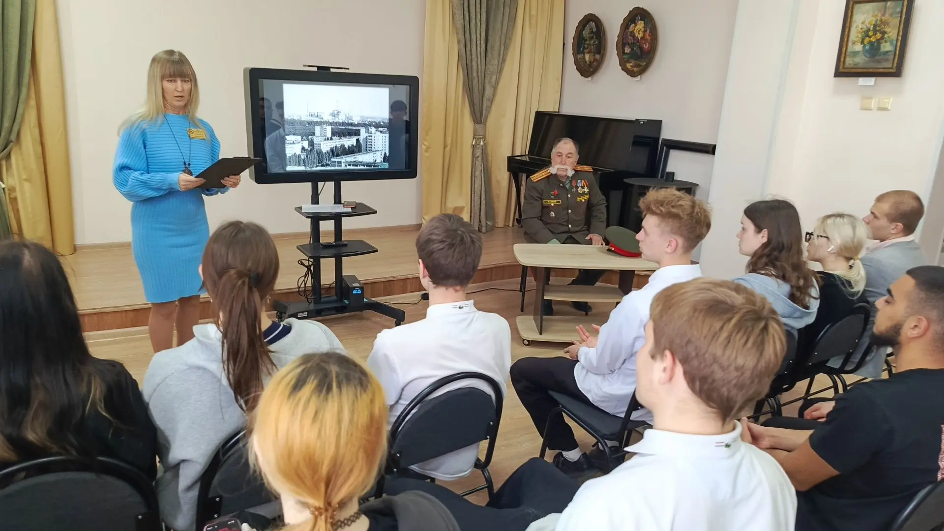 🏛 Cтуденты группы ЗУ-21 отделения профессиональных технологий Ейского полипрофильного колледжа с кур