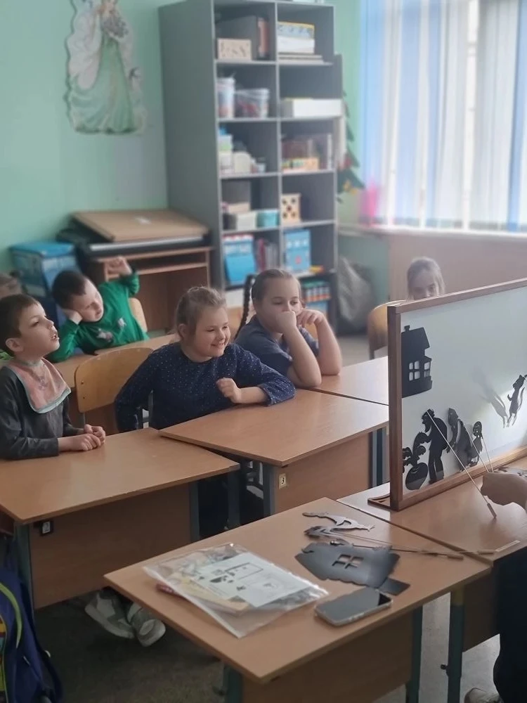 1Г и 2 В класс провели внеклассное мероприятие " В мире сказки"