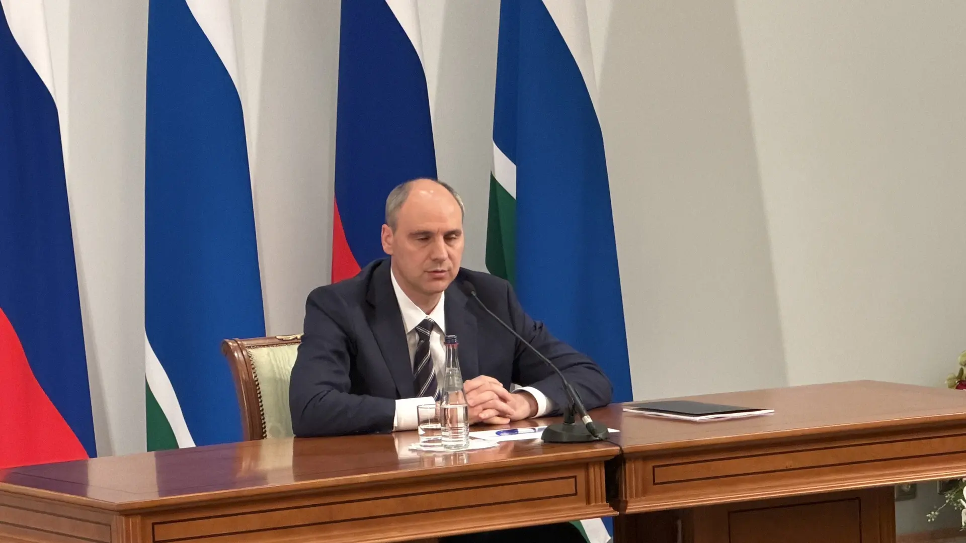 Паслер признался, что дважды стоял в очереди за бензином. «Ничего страшного в этом не б...