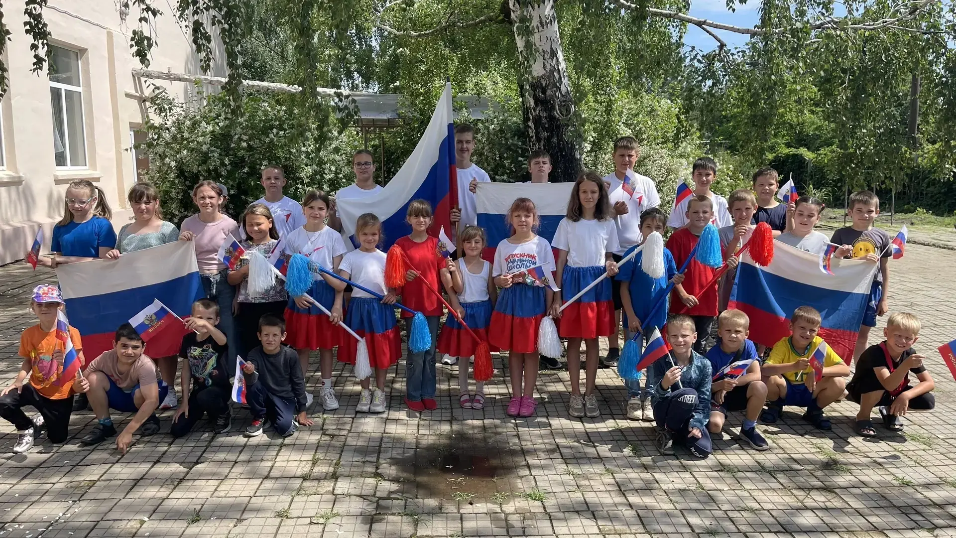 🇷🇺 День России в лагере «Казачок» ярко, дружно, патриотично!Сегодня в нашем лагере прошёл один из 
