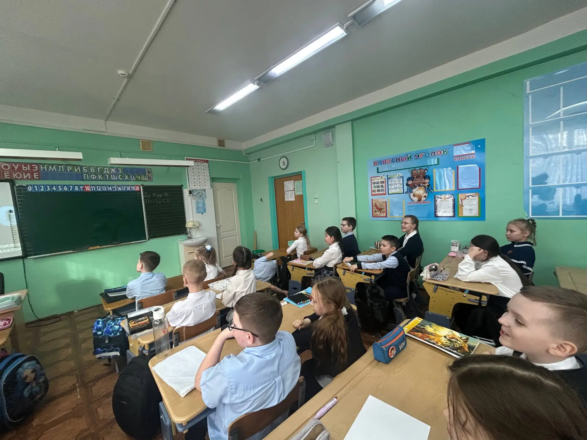 Чернобыль — боль моей страны  В нашей школе для обучающихся 1-4 классов прошли важные уроки памяти, 