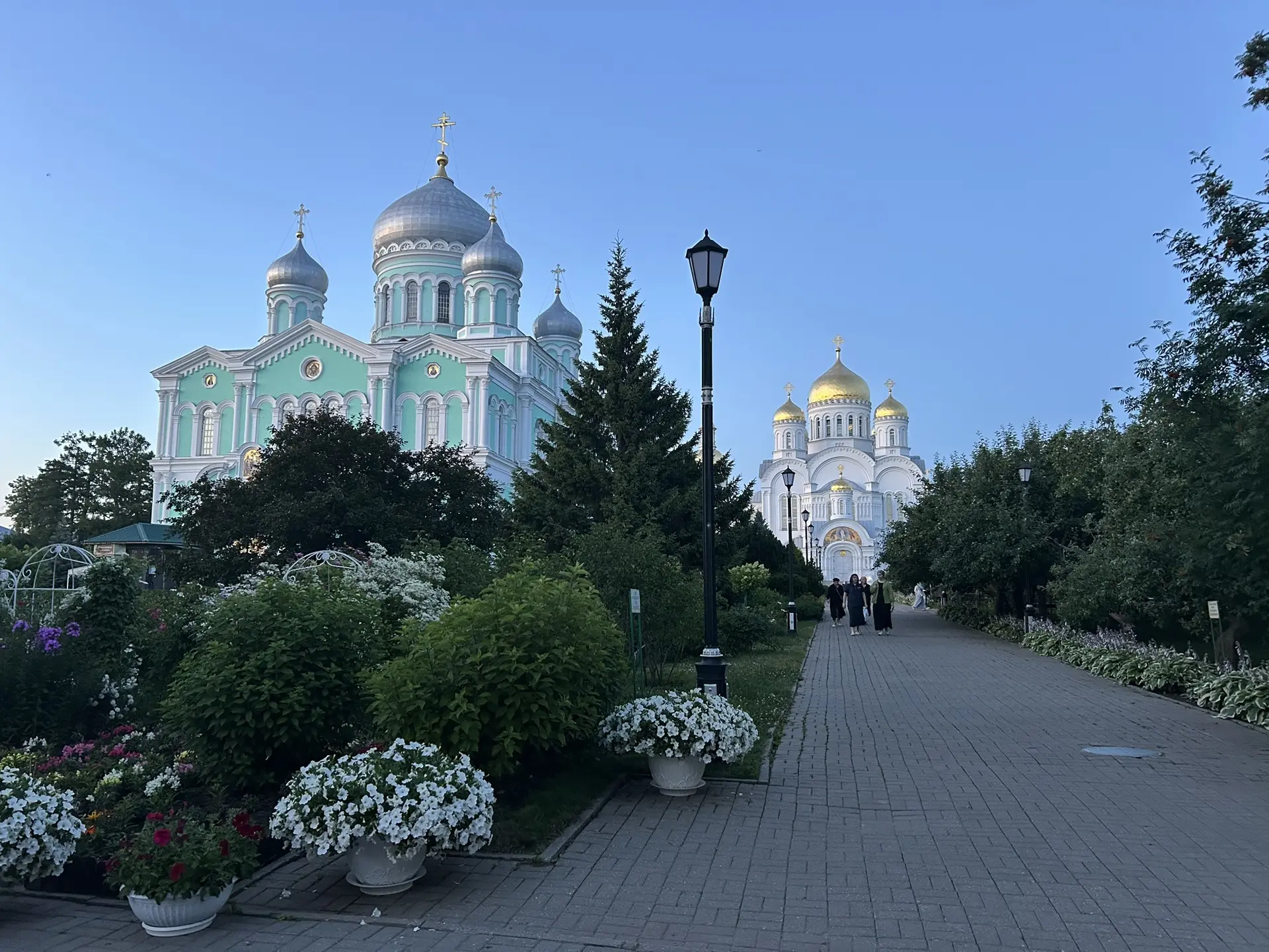 Дивеево 💚
Четвертый удел Пресвятой Богородицы, в котором особо ощущается Благодать Божия. 🙏