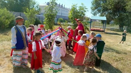 13 августа в нашем детском саду прошёл яркий и дружный праздник — День хоровода! Хорово...