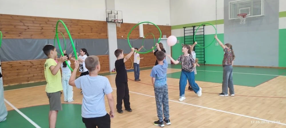 День двенадцатый в «Росинке»: Безопасность, спорт и народные традиции!

Друзья, 12-й день в нашем ла