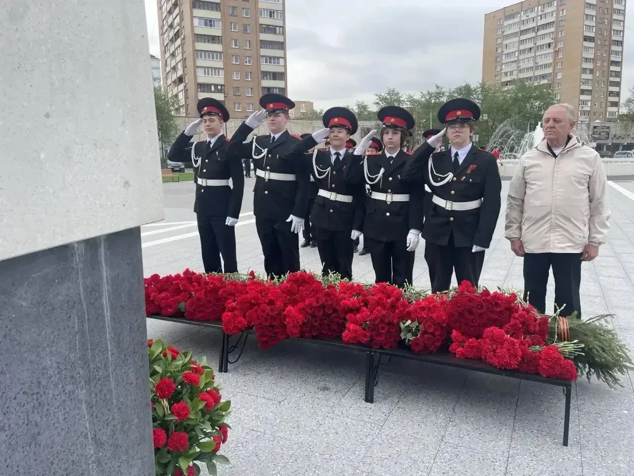 Сегодня, на кануне праздника великой Победы, кадеты и педагоги нашего лицея приняли участие в торжес