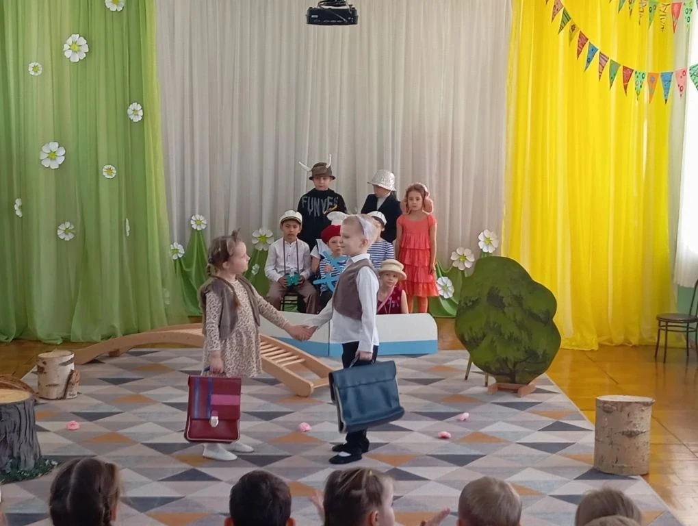 #ВРЕМЯДЕТСКОГОСАДА120  🎭Эта неделя в нашем саду выдалась по-настоящему театральной! Ребята средней, 