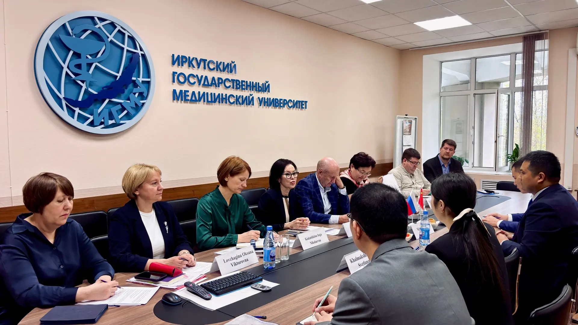 Международное сотрудничество: в ИГМУ с визитом делегация из Китая🇨🇳🇷🇺  В Иркутском государственном м