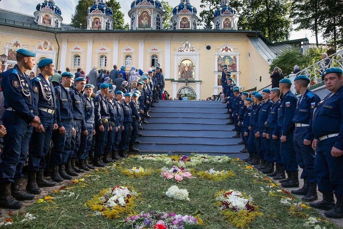 Сегодня особенный день, когда небесное и земное воинство сливаются в едином звучании ве...