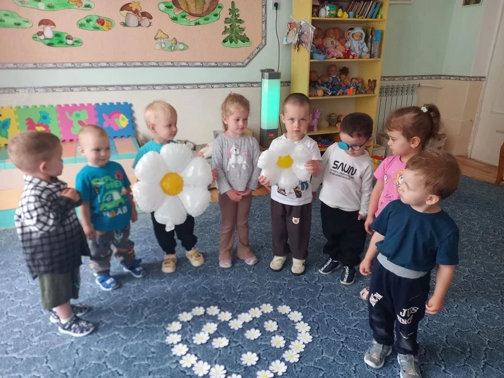 Сегодня в нашей группе раннего возраста было по-настоящему солнечно! ☀️

Мы познакомили малышей с за