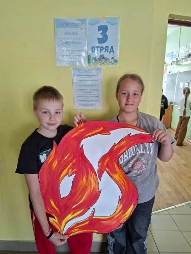 Сегодняшний день 17 июня в нашем лагере был насыщен событиями, объединив в себе важные знания, интер