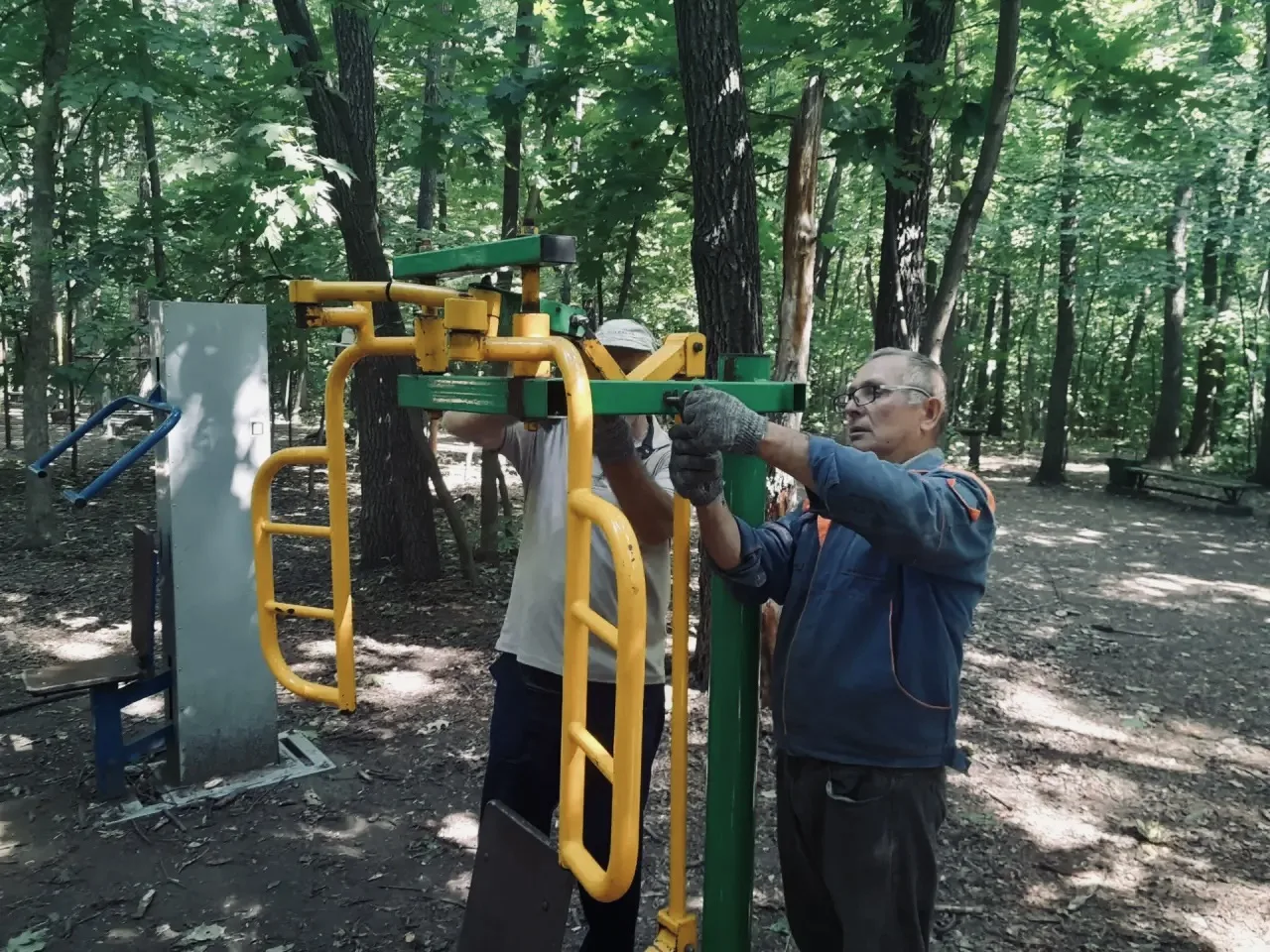 🔧 Сегодня у нас пятница — а значит, время браться за дело

За каждым чистым уголком парка стоит чья