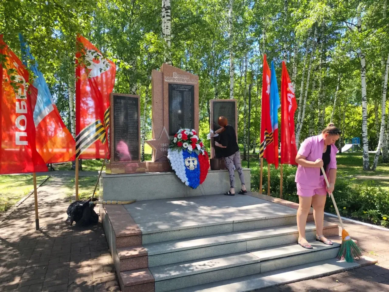 ⚡ Готовимся к Дню памяти и скорби!
День накануне в Атамановском доме культуры выдался насыщенным: по