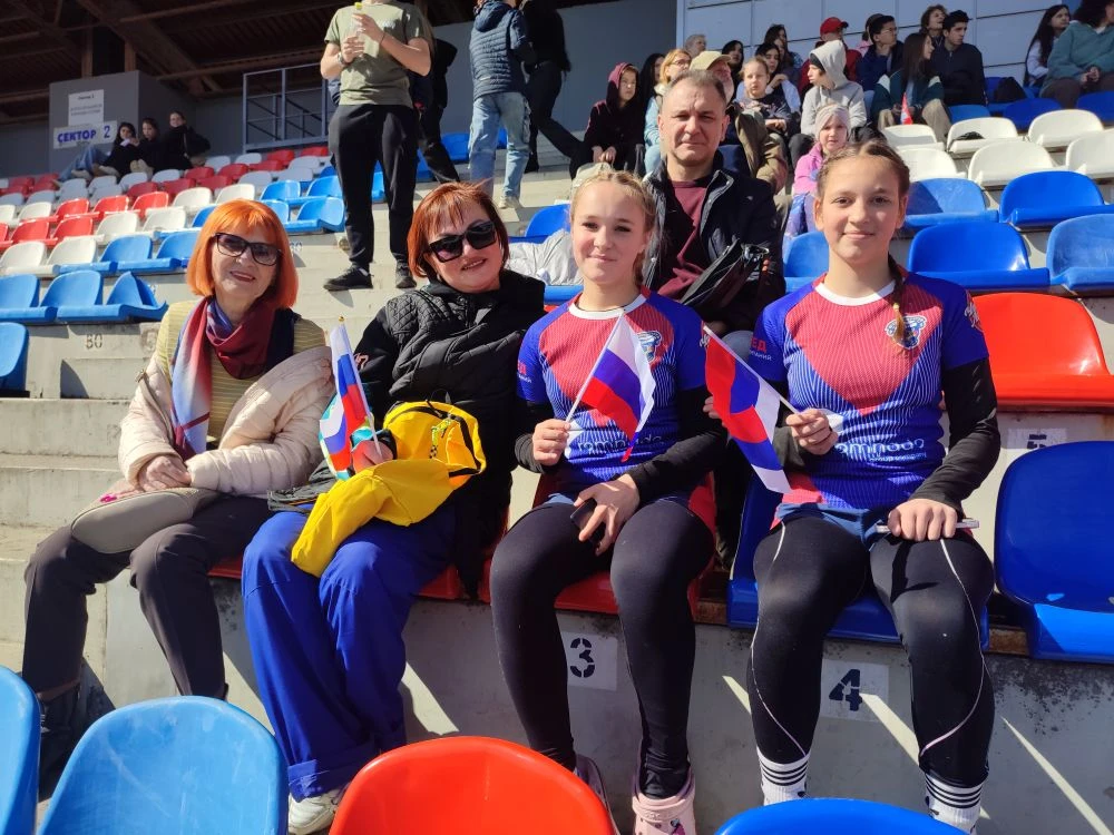 Сегодня Долгопрудный — настоящая столица женского регби! 🏆🏉  На стадионе АУ «ФСК-Салют» развернулась