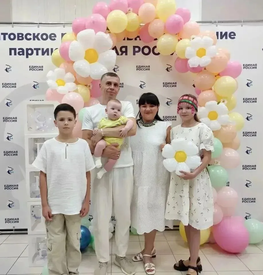В ЧЕСТЬ ПРАЗДНОВАНИЯ ДНЯ СЕМЬИ, ЛЮБВИ И ВЕРНОСТИ МНОГОДЕТНАЯ СЕМЬЯ БЛАЖНОВЫХ БЫЛА ОТМЕЧЕНА ЗАСЛУЖЕНН