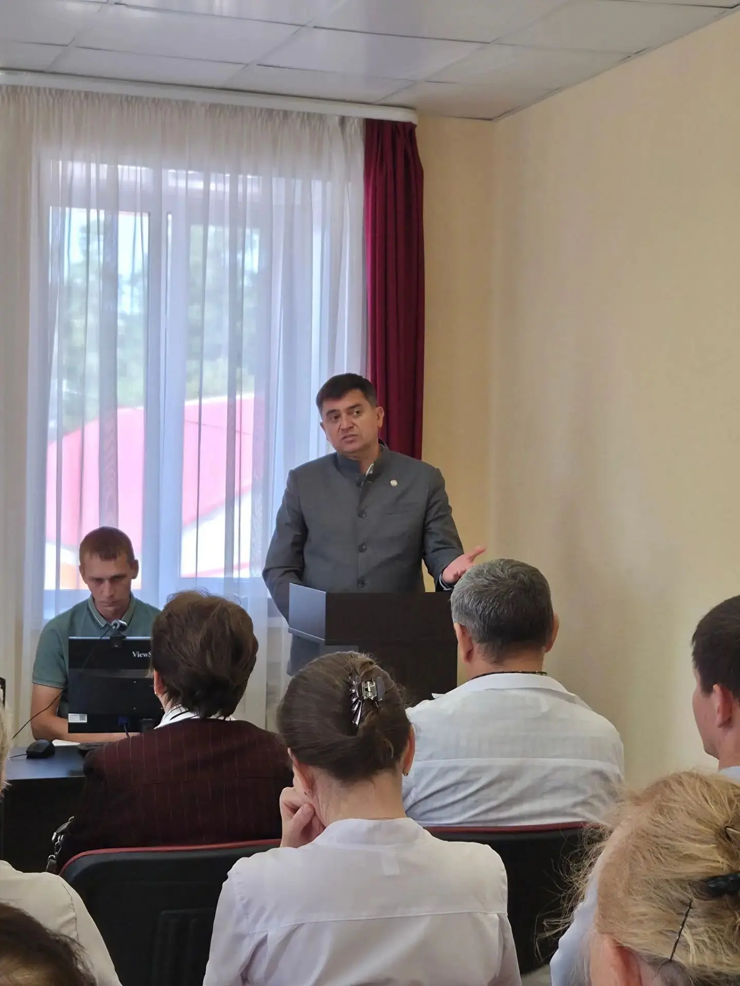 Затем, с Эльмирой Амировной посетили Спасскую центральную районную больницу. Ознакомили...